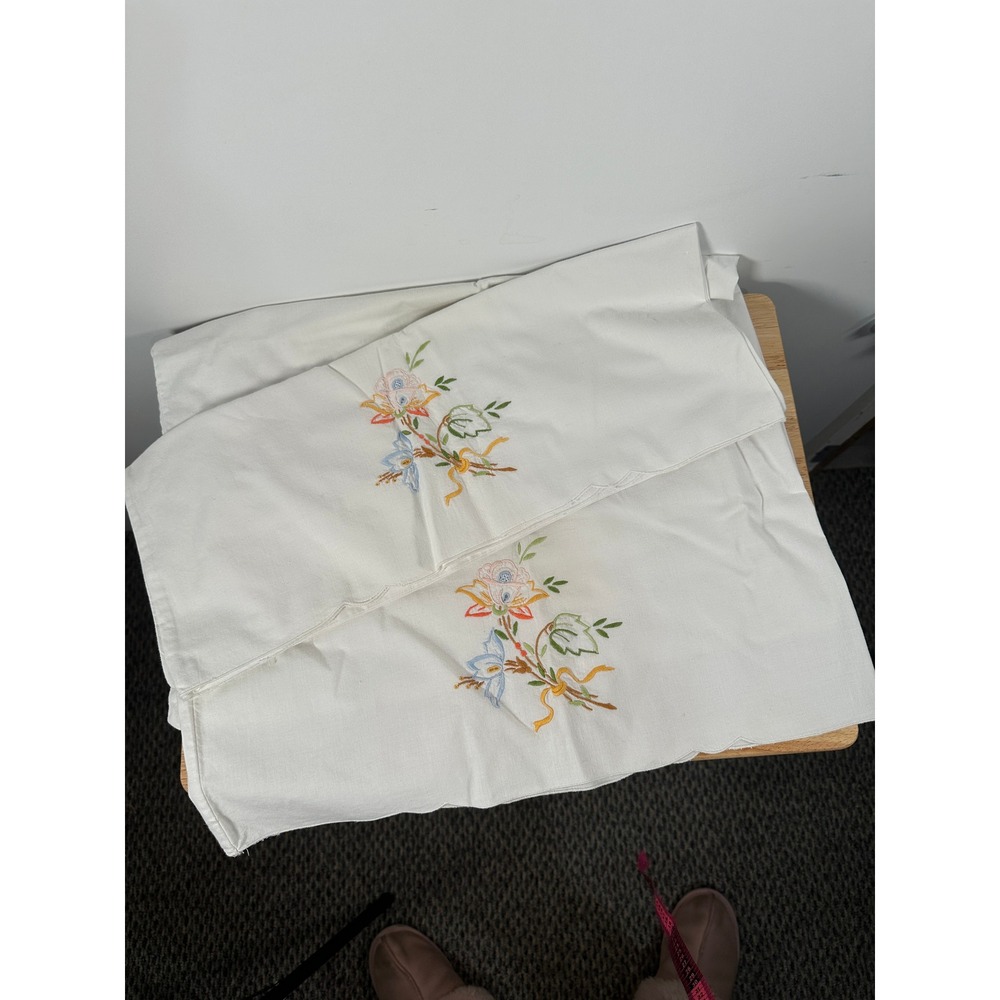 Vintage Floral Embroidered Scalloped Edgeβ White Cotton Pillowcase Pair 31x20